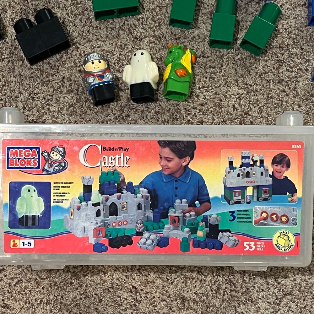 Mega Bloks Castle Playset Pieces - Blue Green Black